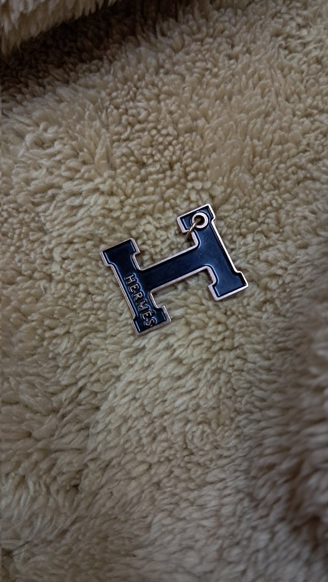 _hopeless_case_'s tweet photo. ماما جايبالي دا وبتقولي خدي جيبتلك حرف الT تحطيه في مفاتيحك ( مشهد الرجل العناب وهو بيقول على النمر ينهار اسود تعلب) https://t.co/r0zJUzUdoq