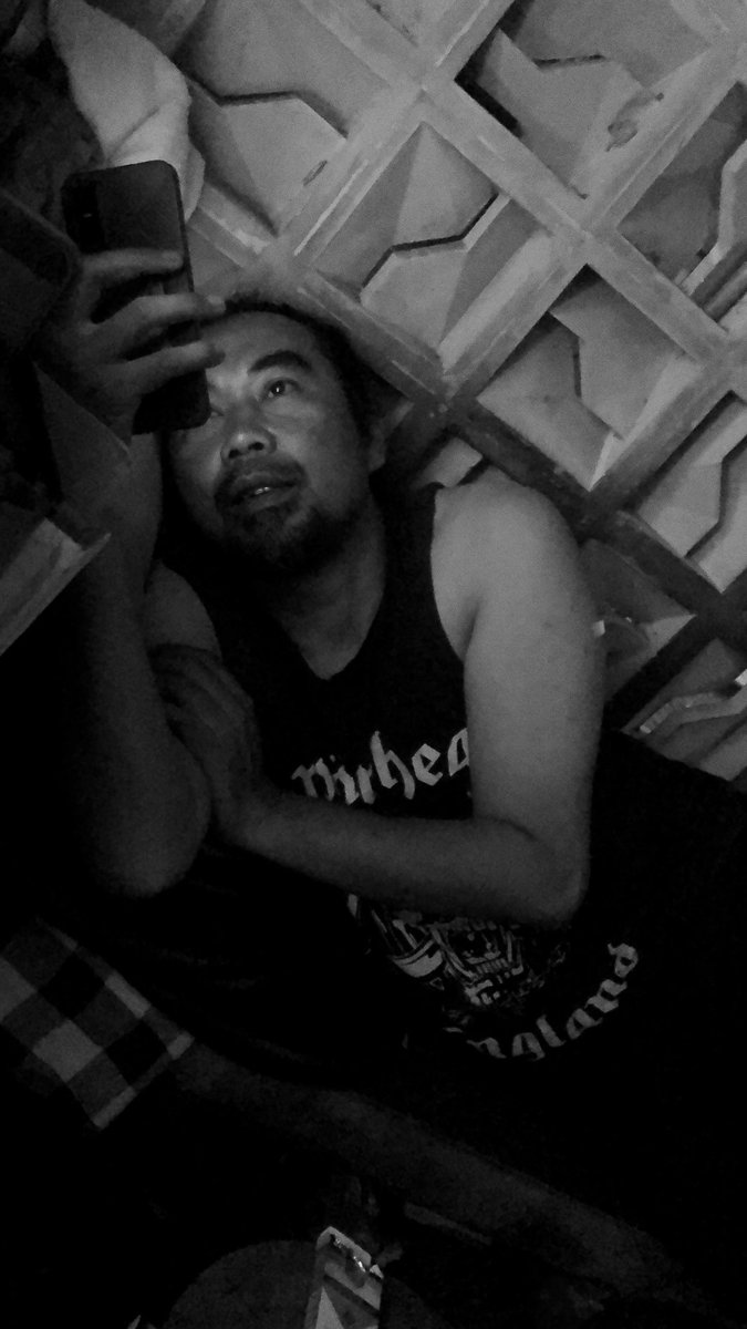 Arek e ndeloki fotomu <a href="/otong_SHAMAN/">Rahadyan Amandita</a>