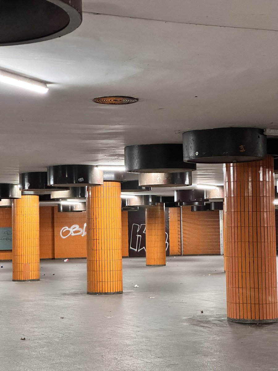 no WAY i’m about to get light beamed