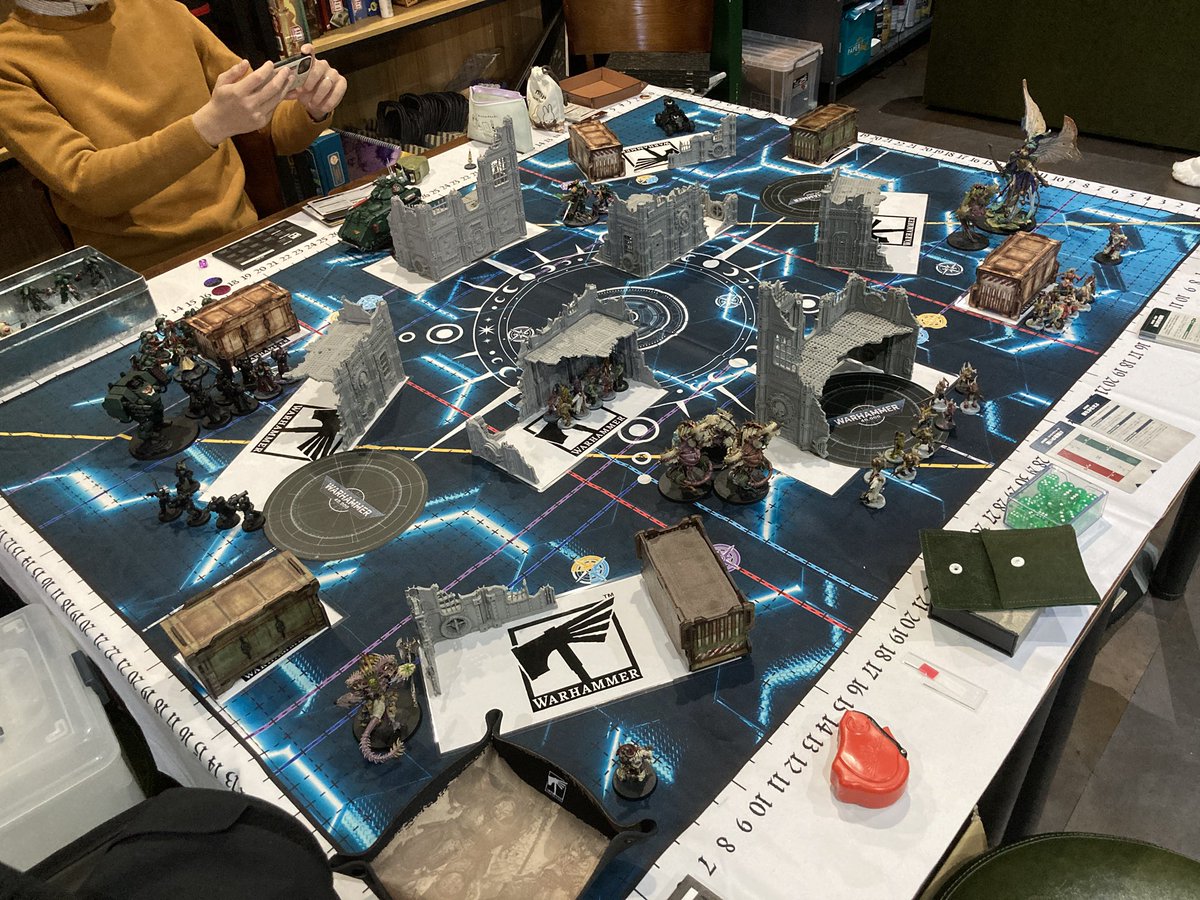 TeeGoZ's tweet image. レイアウト5
戦いの幕開け
敵を浄化せよ

 #40k初期配置備忘録
