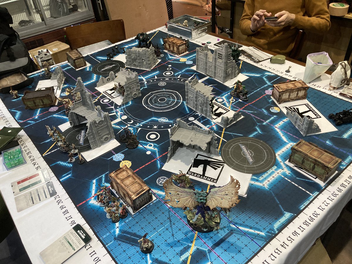 TeeGoZ's tweet image. レイアウト5
戦いの幕開け
敵を浄化せよ

 #40k初期配置備忘録