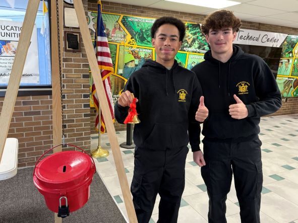 The SkillsUSA program at the Bohlen Tech Center has participated in the Salvation Army’s Red Kettle campaign for many years, bringing a red kettle to the Watertown tech center for donations during the holiday season.
#caringconfidentunited #boces #redkettle