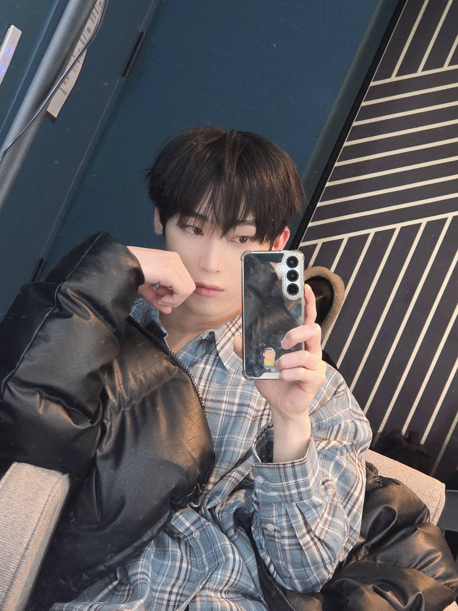 enhypenweverse's tweet photo. [ #선우’s Post ] 251230

#SUNOO: There's not much time left this year
😭 😢 😥

@ENHYPEN_members @ENHYPEN #ENHYPEN #엔하이픈 https://t.co/eX2R4dzMDN