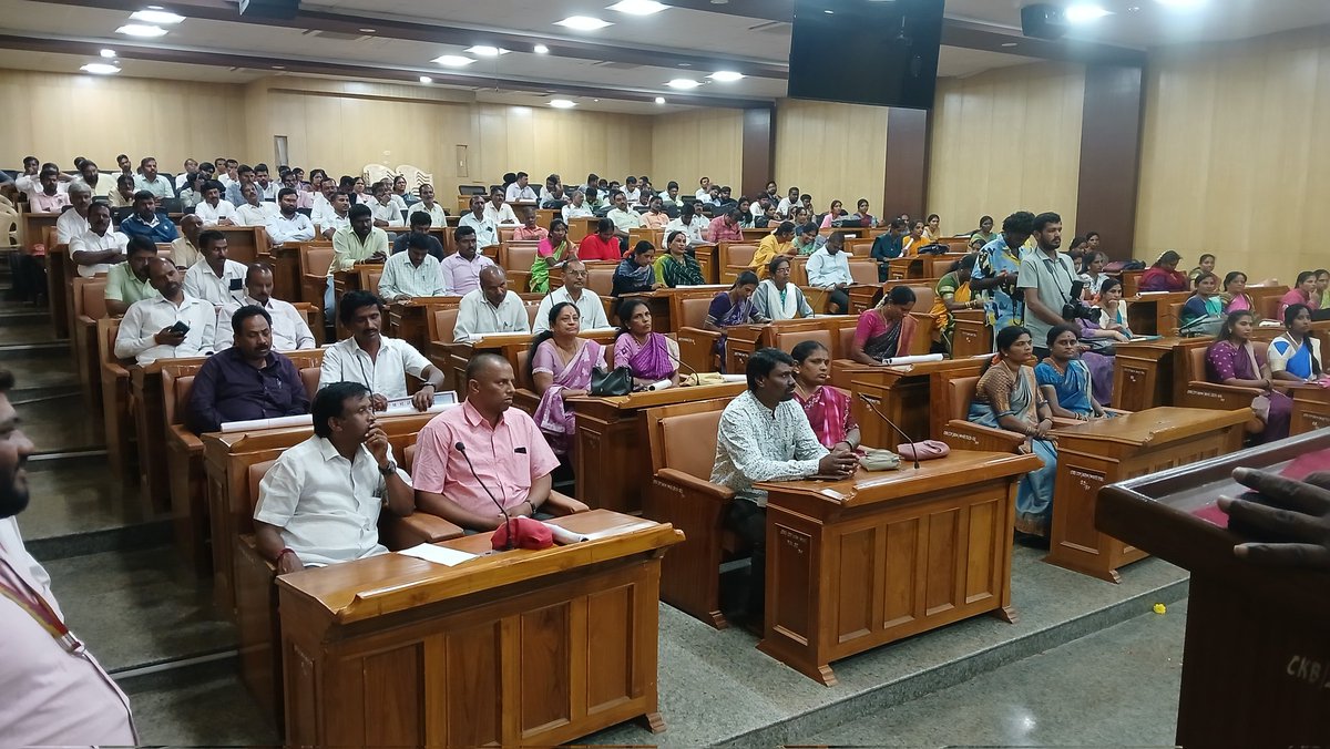 ಇಂದು ಶ್ರೀ ಡಾ|| ನವೀನ್ ಭಟ್Y IAS,ಮಾನ್ಯ CEO zpಅಧ್ಯಕ್ಷತೆಲಿZPಸಭಾಂಗಣದಲ್ಲಿ ಕಂಪ್ಯೂಟರ್ ಪಿತಾಮಹ ಚಾರ್ಲ್ಸ್ ಬ್ಯಾಬೇಜ್ &amp; ಶ್ರೀ ರಂಗನಾಥ್ ದಿನಾಚರಣೆ ಹಾಗುDEOs  ಕ್ಷೇಮಾಭಿವೃದ್ಧಿ  ಸಂಘದಿಂದ ನೂತನ ವರ್ಷದ ಕ್ಯಾಲೆಂಡರ್ ಬಿಡುಗಡೆ,ಗ್ರಂಥಪಾಲಕರ ಹಾಗು DEOsಕುಂದುಕೊರತೆ ಸಭೆ ಮಾಡಲಾಯಿತು.ಮಾನ್ಯDS,AS,EOs,DEOs, Librarians ಇತರಿದ್ದರು.