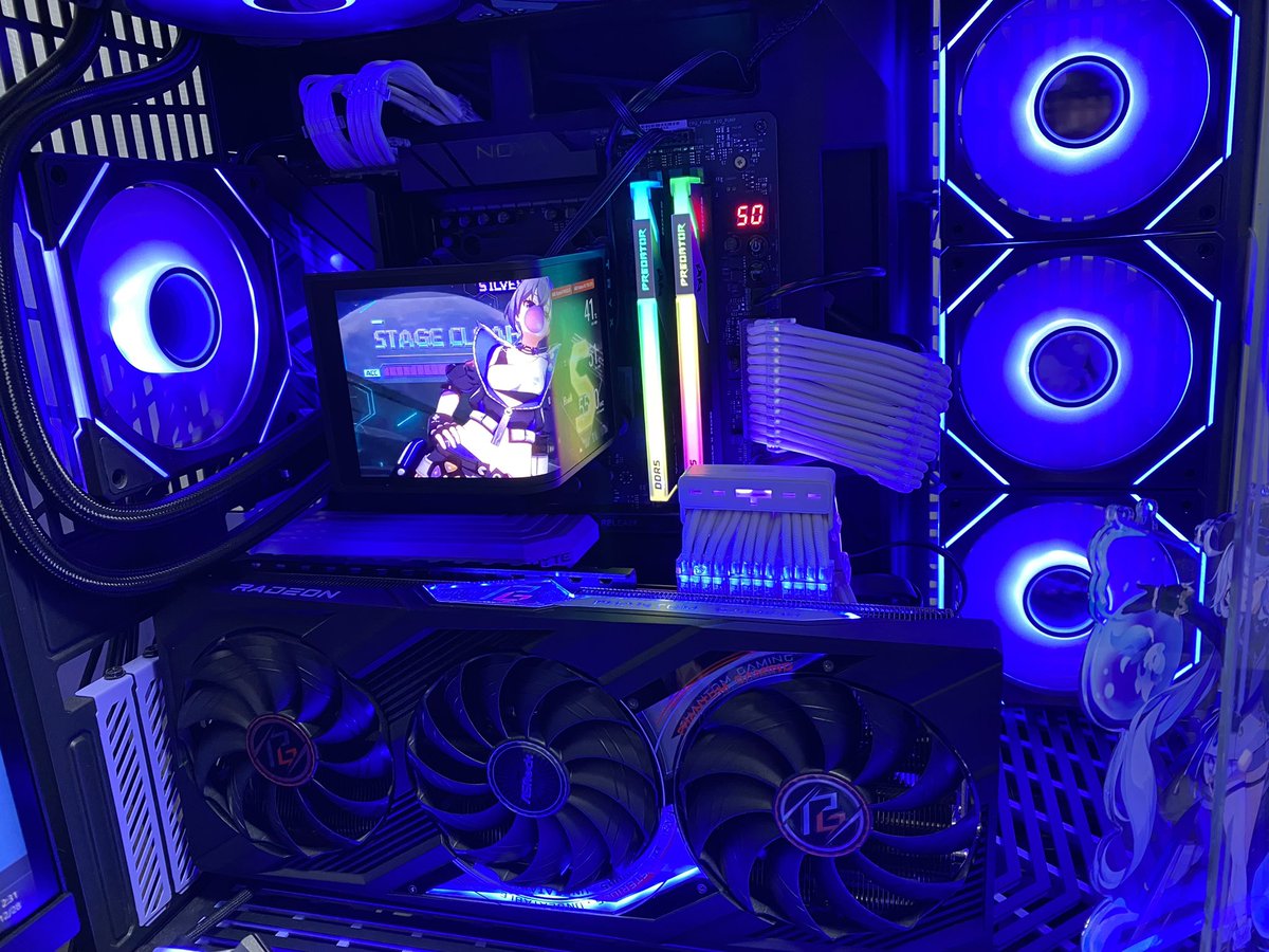 ichigo1502000's tweet photo. 2025年でPC更新したので改めて掲載

ケース：HYTE Y70 銀狼ver
MB：Asrock PG X870E Nova wifi
CPU：Ryzen9 9950X3D
GPU：Asrock PG rx7900xtx
CPUクーラー：TRYX panorama SE 360
電源：Asrock PG 1300W
メモリDDR5 CL30 32GB

まだまだ強化していきます！

#自作PC https://t.co/wXo7VwPl9U
