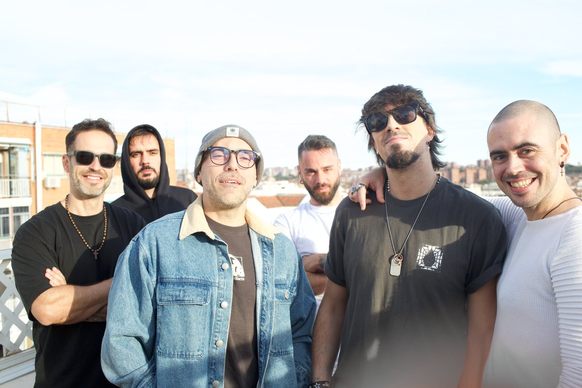 Nos gustaría informaros en este extenso y elaborado comunicado oficial de que:

¡VOLVEMOS!

🐱🕺