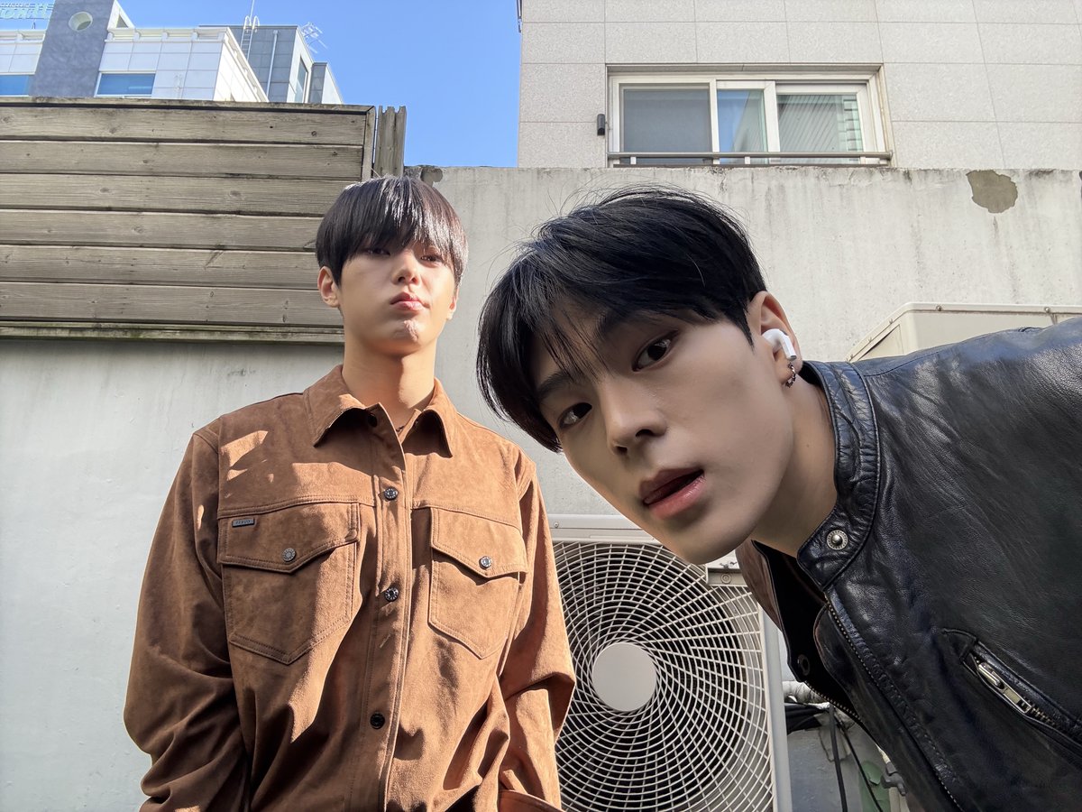 WHIB_ON's tweet image. 내 반쪽 ,, 생일 축하해 
항상 고맙고 힘들면 형한테 다 털어놔 준민아
몸 아프지 말고 건강했으면 좋겠다
내가 젤 아끼는 동생 준미니 생일 축하해
#WHIB #휘브 #LEEJEONG #이정