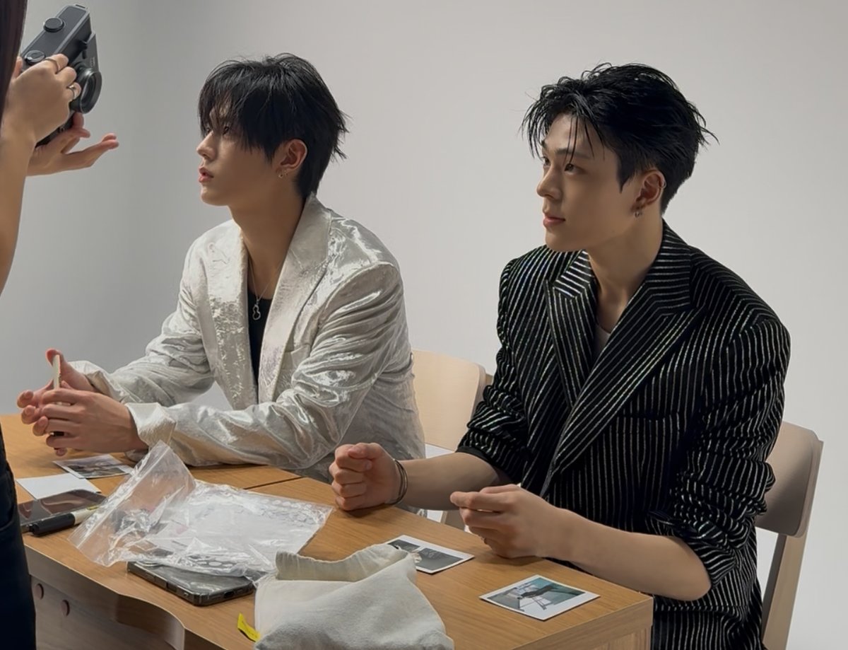 WHIB_ON's tweet image. 내 반쪽 ,, 생일 축하해 
항상 고맙고 힘들면 형한테 다 털어놔 준민아
몸 아프지 말고 건강했으면 좋겠다
내가 젤 아끼는 동생 준미니 생일 축하해
#WHIB #휘브 #LEEJEONG #이정