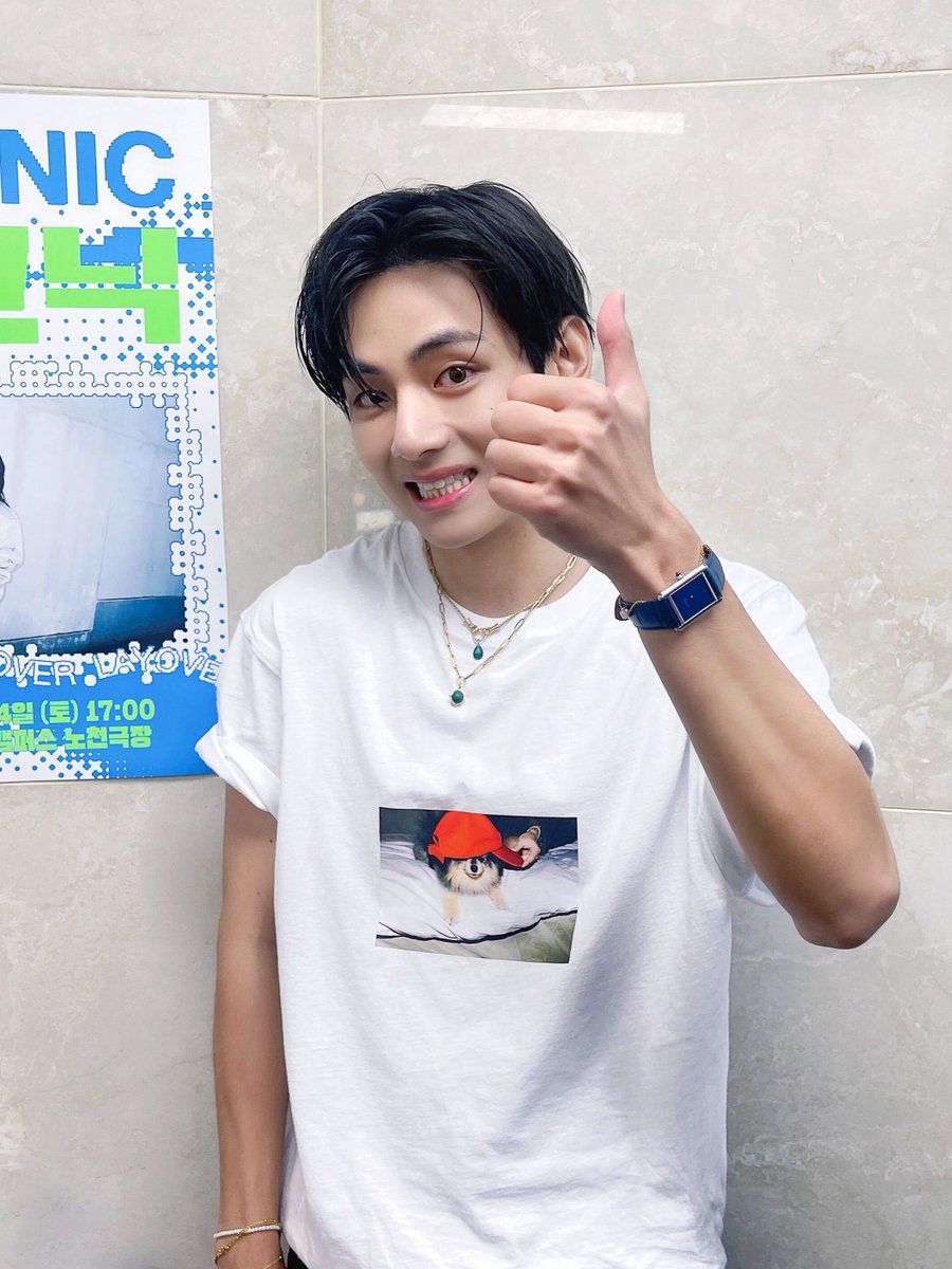 whitelleya's tweet photo. Happy Birthday dua kesayangan aku yang sama-sama bertambah usia hari ini @BTS_twt @elputrasarira
Wish you all the best 💫
Once again, Happy El Virthday ✨️🫶💜🤍
#HappyVirthday #HappyELshadDAY https://t.co/2pmmLyaBql