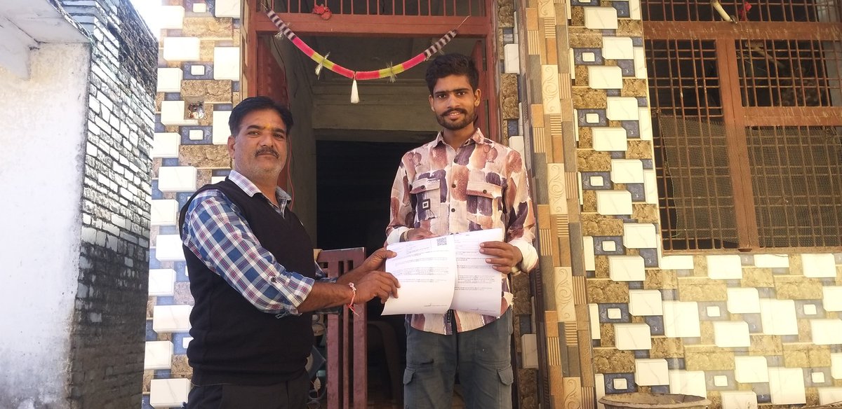 <a href="/CeoRajasthan/">CEO RAJASTHAN</a> आपसे निवेदन है #BLO का कार्य कर रहे #पंचायत_शिक्षक_विद्यालय_सहायक #संविदाकर्मियों  के साथ #भेदभाव #अन्याय #शोषण किया जा रहा है
#अवकाश में कार्य करने पर हमें कुछ नहीं दिया जाता जबकि #मोटी_सैलेरी मिलने वाले #नियमित कार्मिकों को अवकाश में कार्य करने की #PL मिलती है, यह भेदभाव क्यों