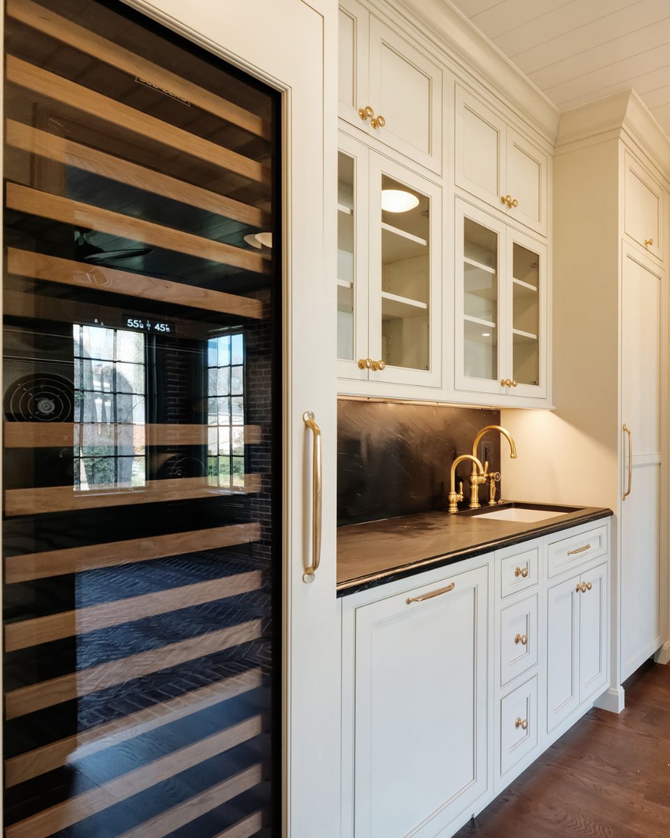 WhitestoneHome's tweet image. Where design meets wine. 🍷