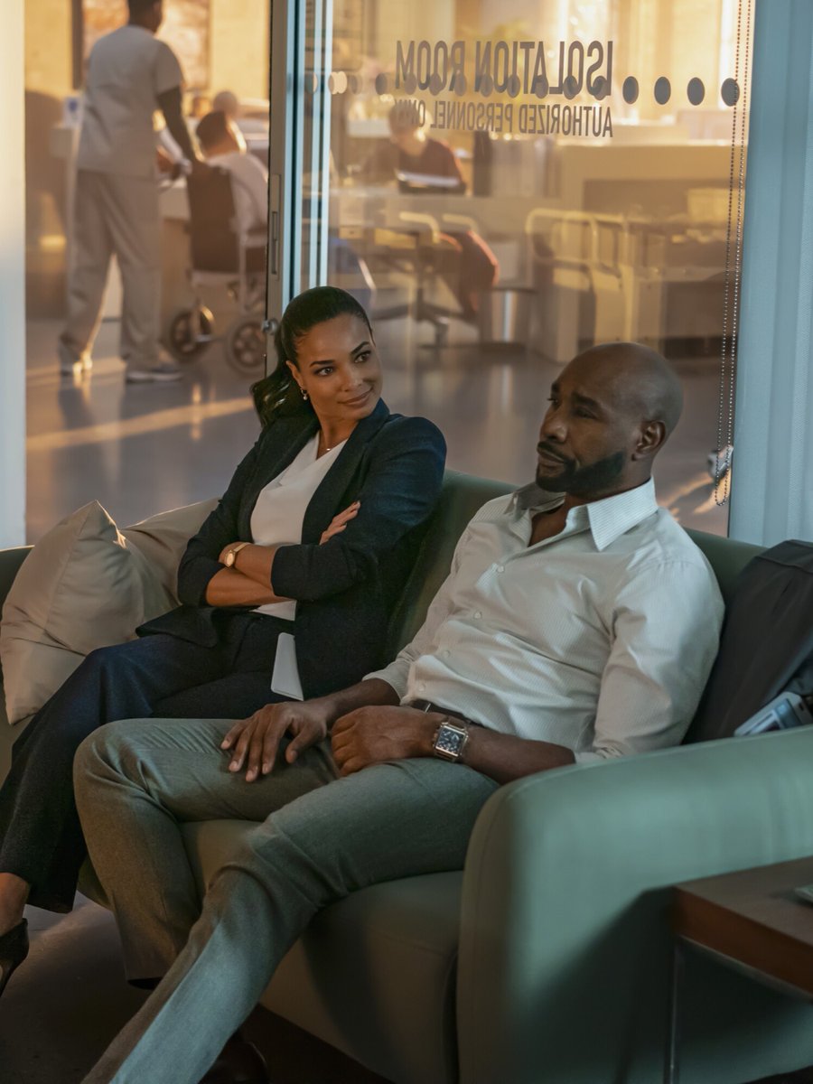 TVFanatic's tweet image. Interviewing showrunners is one. ofmy favorite parts of my job, and Watson's Craig Sweeny was awesome! 😎 tvfanatic.com/watson-showrun… Check out what he has to say about how the show is made. as well as what's coming up. #WatsonCBS #interviews