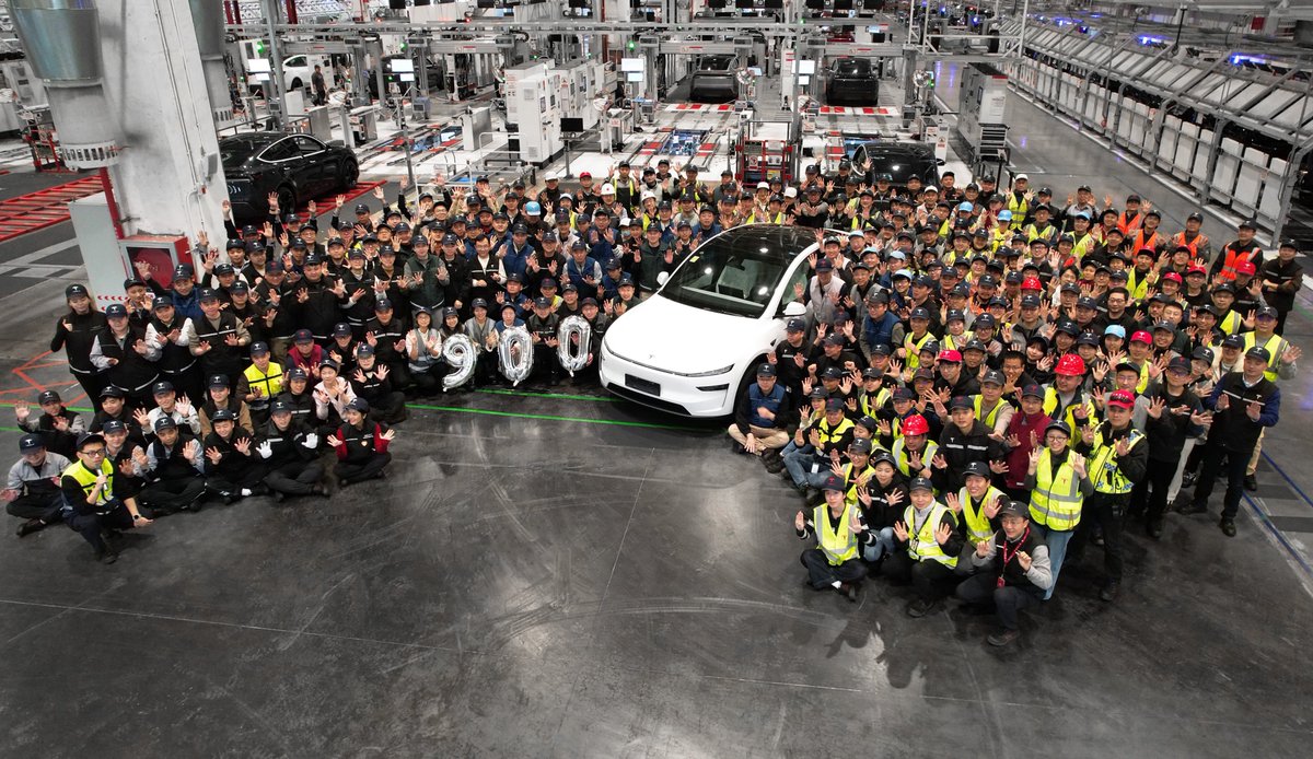 TheSonOfWalkley's tweet photo. BREAKING: $TSLA OFFICIALLY MADE 9 MILLION CARS 👀

Incredible milestone ! https://t.co/ryMDGdGrOj