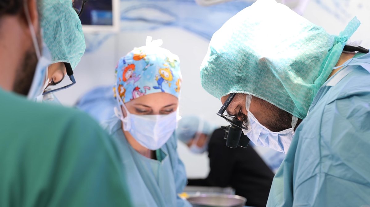 TV2000it's tweet image. #NEWS - 🔴 Un #cuore nuovo per #Natale per due bambini.
All’Ospedale Pediatrico @bambinogesu di #Roma, due bimbi di 6 e 8 anni hanno vissuto una vigilia indimenticabile: dopo il trapianto di cuore andato a buon fine, si sono risvegliati la mattina del 24 dicembre e hanno potuto