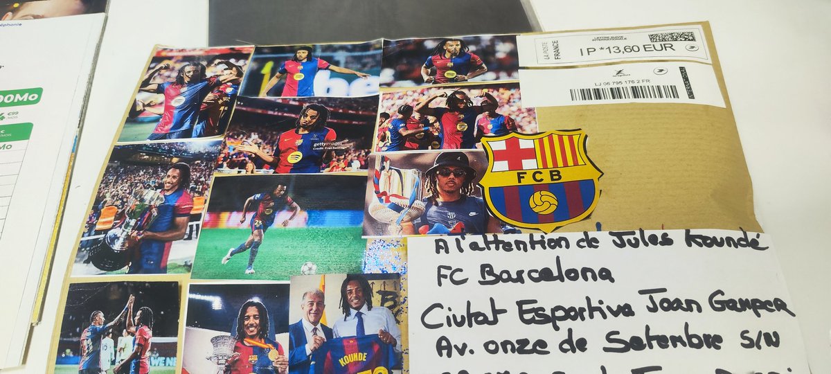 Mon courrier pour Jules Koundé a enfin fait son entrée triomphale au centre d’entraînement Joan Gamper ! Plus qu’une étape : espérer qu’il trouve le chemin jusqu’à Jules… que l’aventure continue 🥂🎄🎅🎫
<a href="/jkeey4/">Jules Kounde</a>