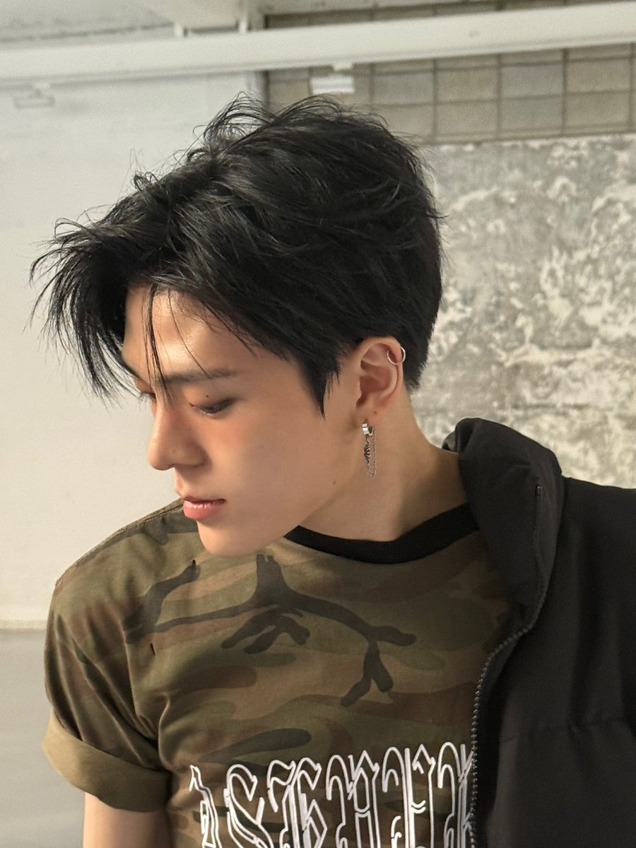 WHIB_ON's tweet image. 마이 형 준마이니 생일 축하해요ᅧᅧᅧ🎂🎂
리더로서 서있어줘서 항상 감사합니다!!
좋은 에너지 줘서 고마워요!!
저도 더 열심히 재밌게 음악 하고 도움이 될게요!!
내년엔 진짜 멋진 거 많이 합시다ㅏㅏ
알랍유🤟🤟
#WHIB #휘브 #WONJUN #원준