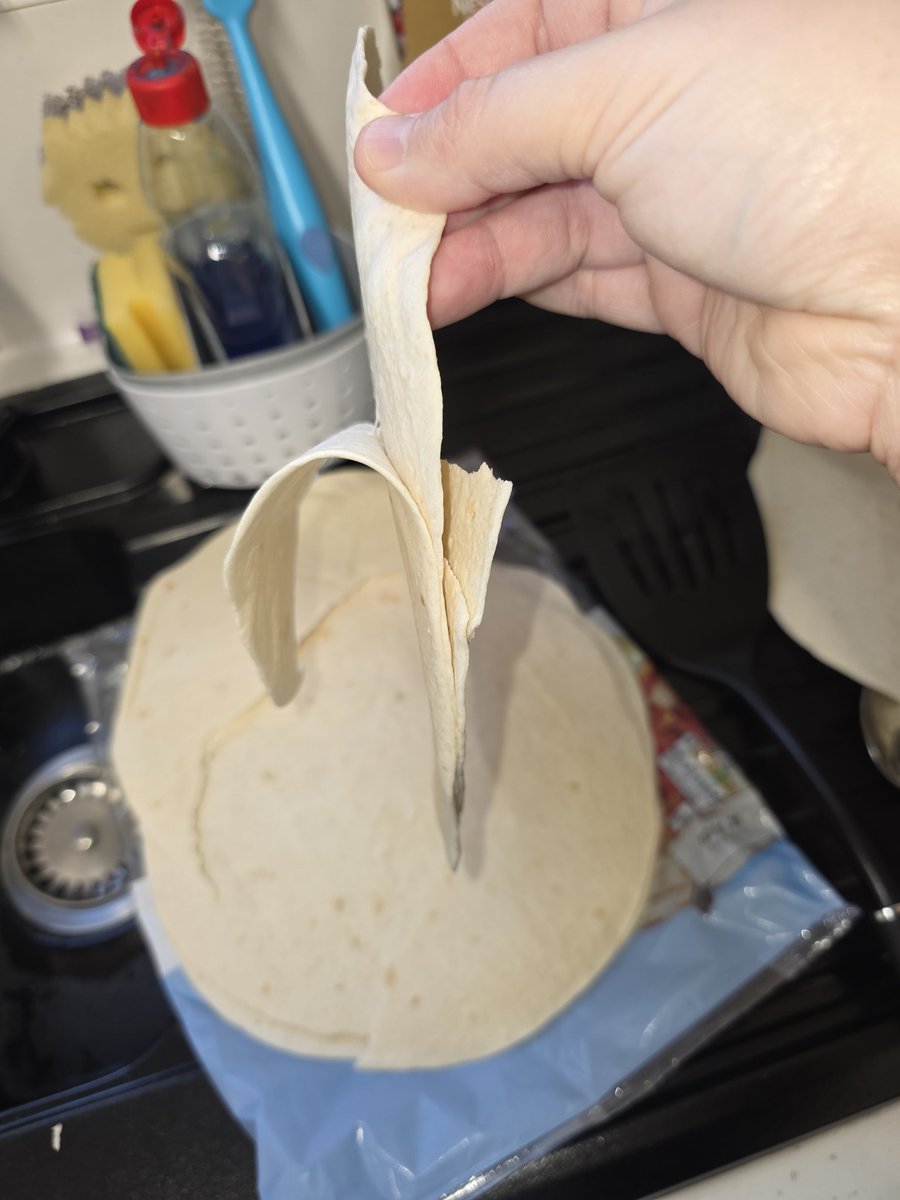 dmwilletts's tweet photo. Gone to make a #crimpit and all my wraps are stuck together and just tearing apart @asda wraps are crap lately, its like there's not enough flour in the recipe and they're sticky. Never get an issue with @Tesco ones https://t.co/HvG8Mes7CY