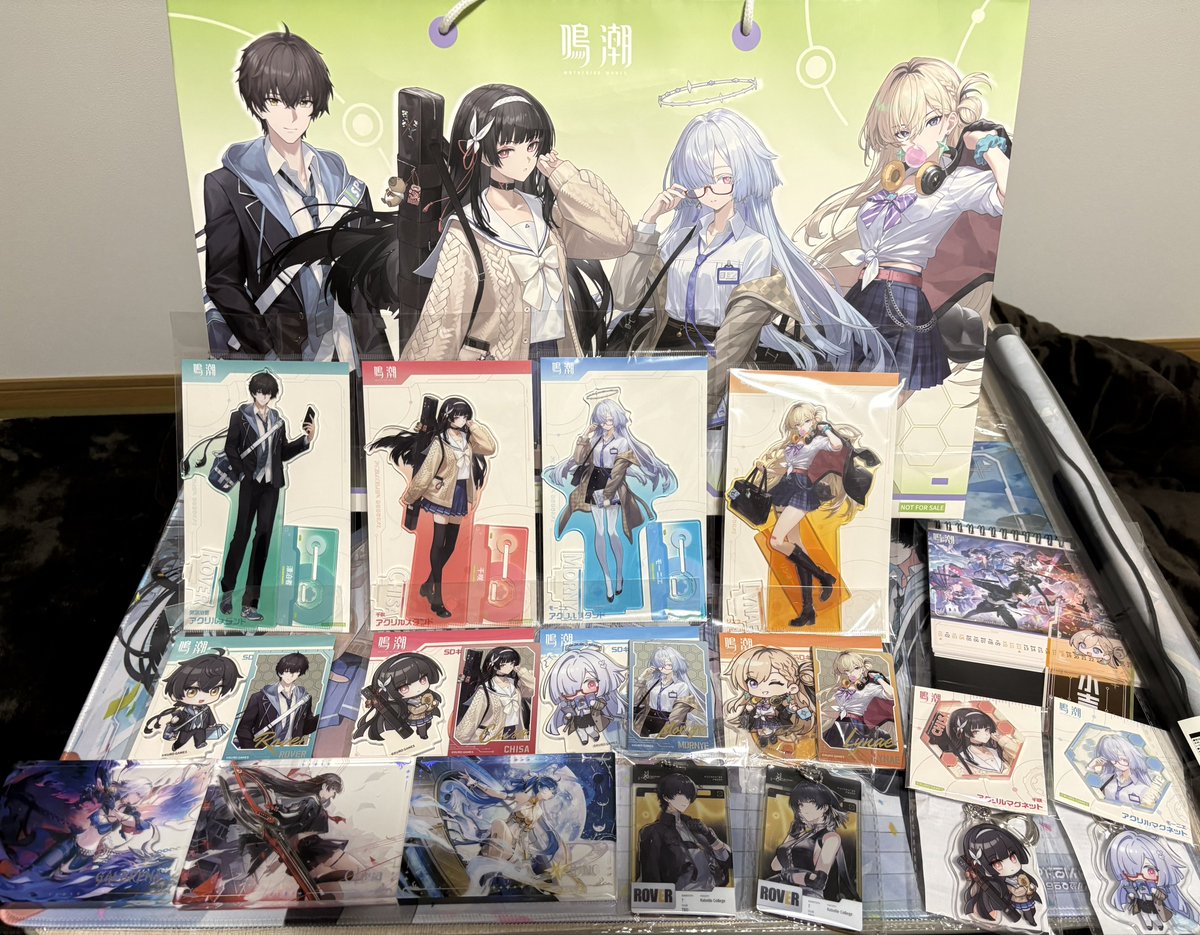 Reje_e's tweet photo. ���ミケで買った鳴潮のグッズ達└( 'ω')┘
#鳴潮　#107c https://t.co/gxtllXpj5s