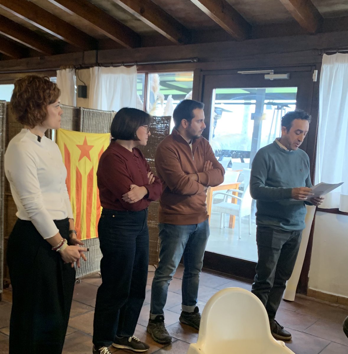 Esquerra_Mall's tweet image. A Sa Creu de Petra, al dinar d’@Esquerra_ERC, en @MASureda diu “Totes i cadascuna de les decisions d’Esquerra Republicana han de pensar en la nació completa”
“Visca Mallorca i visca els Països Catalans!”