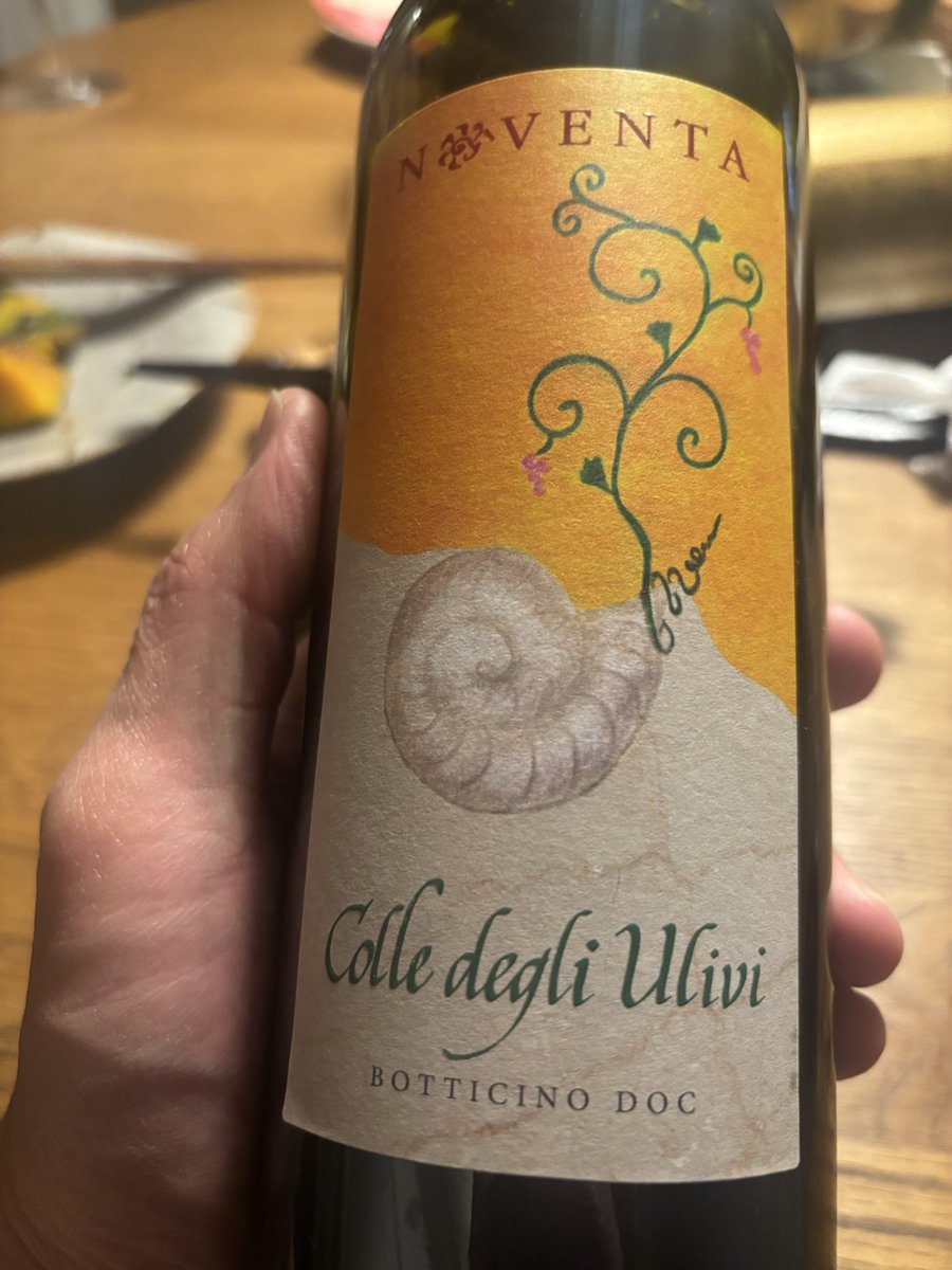 franciacorta87's tweet image. 土曜日が営業最終日、月曜日にケイタリングをしまして、本日は掃除でした。
明日も掃除をして本年最終の最終です。

新年は5日18:00からです。