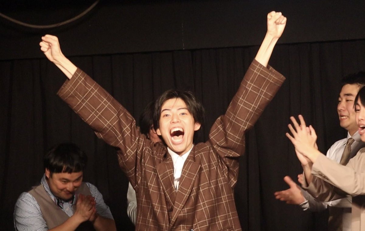 tetsu040318's tweet photo. 昨年に引き続き、スポンサーに参加させて頂きました✨
決勝の方では個別採点を任されたのですが、
全組ウケすぎてみんな誤差の範囲で接戦でした😳
そんな中、優勝したのはどあ君でした🎉
スポンサー賞は、個人的にぶっ刺さったプラズマ万馬券に決めました😆
今年もありがとうございました！
#OWARIZIN https://t.co/N1LLJU7QrF