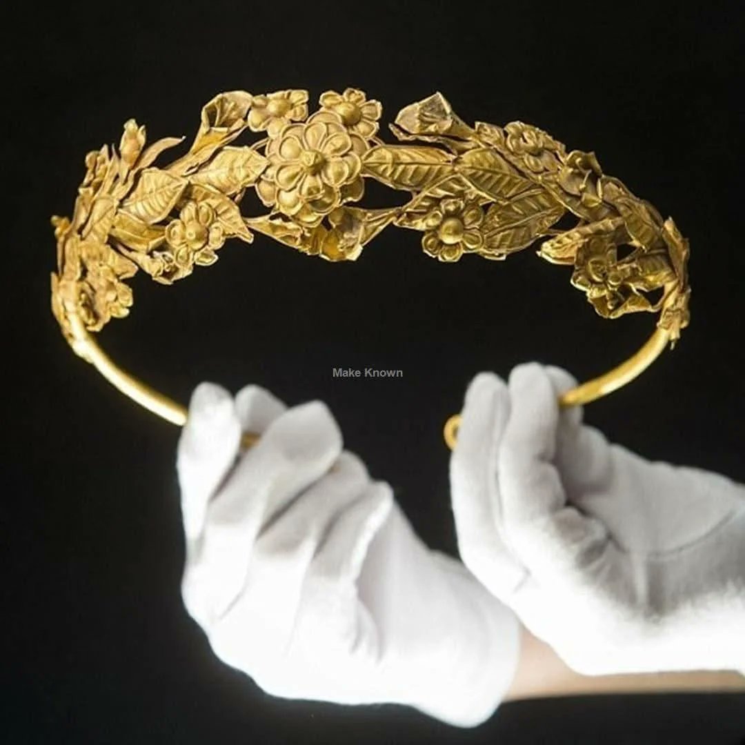 Golden wreath of Greeks dating back to 300 BC, the Hellenistic era.