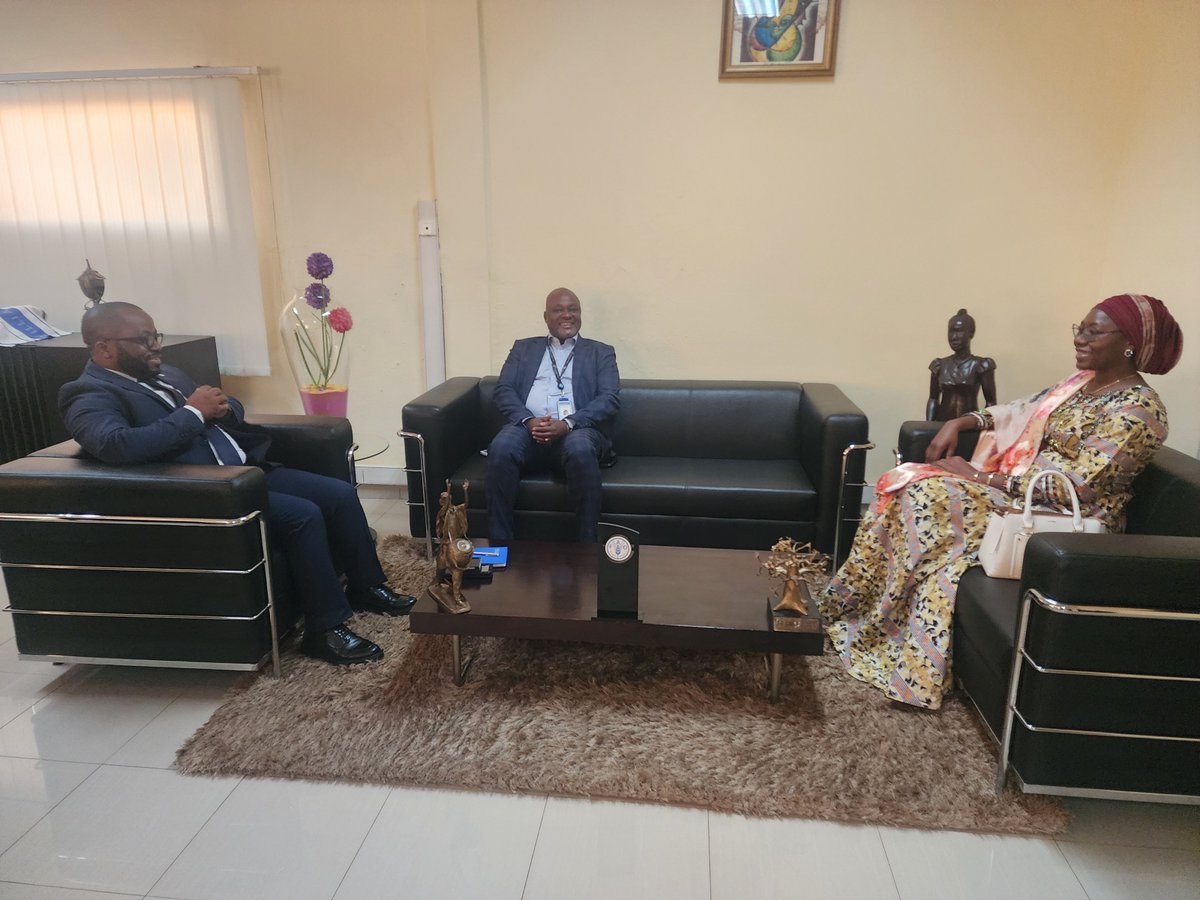 FAOBurkinaFaso's tweet image. #Coopération | Le Représentant de @FAOBurkinaFaso a reçu, ce jour, la Représentante de l’#ONUDI au 🇧🇫 pour une visite de courtoisie.
Les deux agences onusiennes ont réaffirmé leur volonté de mutualiser leurs synergies en vue de la mise en œuvre de projets structurants communs.