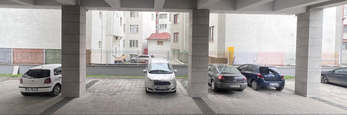 mesmerayy's tweet photo. Bilin bakalım bugün okula kim amca gibi courier le gitti 🙈 https://t.co/T2kVgd1vN2