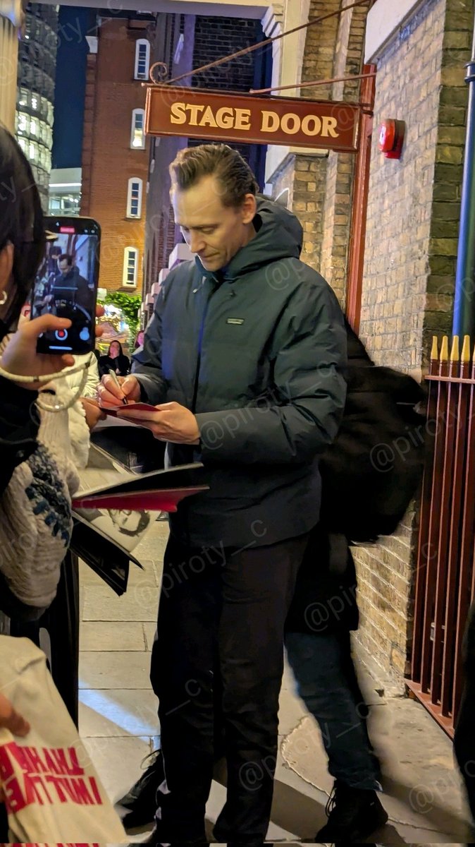 ピロティ tweet media