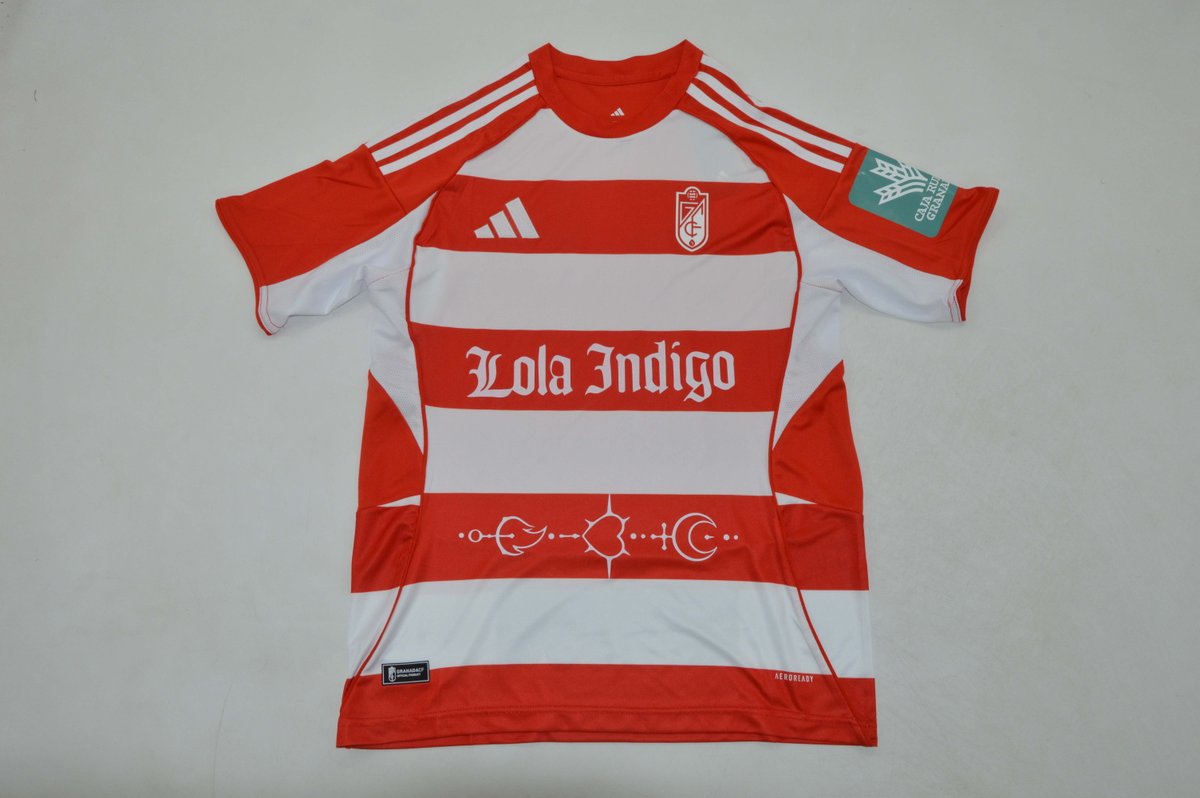 17ct_info's tweet photo. 🔴⚪ Os dejamos algunos de los productos del GRANADA para esta temporada 

🤩 ¡Todos los podéis conseguir en la web!

Pide acceso, si aún no tienes, y entra para echar un vistazo 📩👀 https://t.co/bGPpGg0L3V