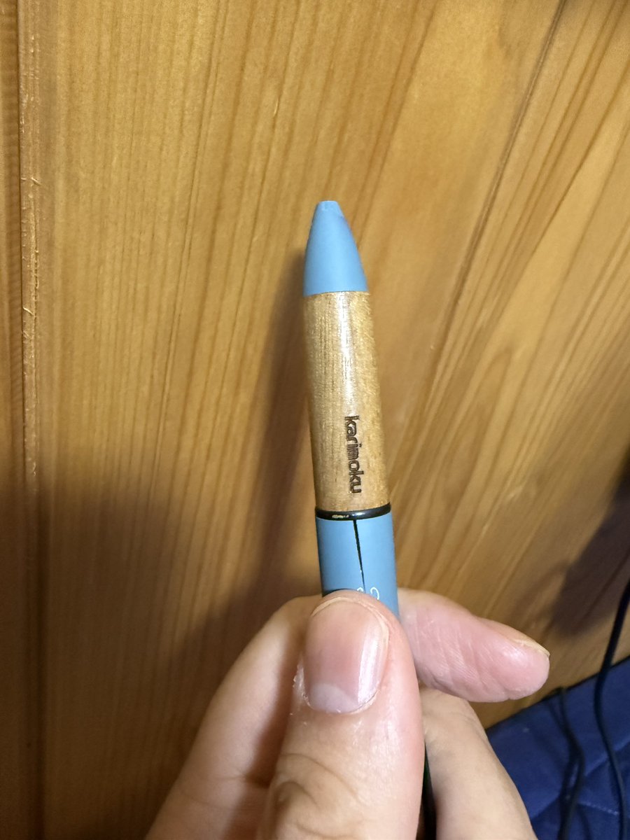 仕事で毎日使ってていい感じに経年変化してきたジェットストリーム