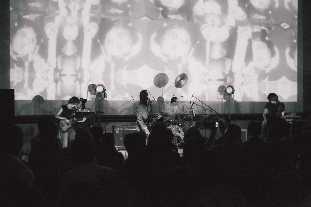 アルバム『句点』リリースされました。

linkco.re/TvnHx5F3
⬆️こちらからお聴き頂けます。

◇2025年4月5日に早稲田大学学生会館で行われたライブの録音◇

Vox/Gt. 向後裕太郎
Gt. 池田安吏
Ba. 岡崎杏音
Dr. 西村康