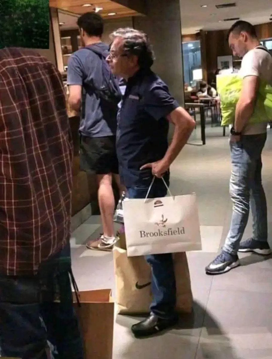 Yo con mi primer pago de dos palos.
