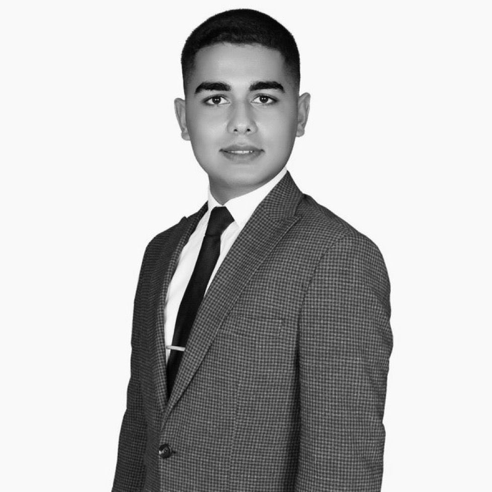 Geçmişte TÜGVA Lise çatısı altında beraber yol yürüdüğümüz Abdullah Ensar Gürlek kardeşimizin vefat ettiğini derin bir teessürle öğrendim. 

Merhum kardeşimize Cenab-ı Hak’tan rahmet; ailesine, teşkilatımıza ve sevenlerine sabır ve başsağlığı diliyorum.