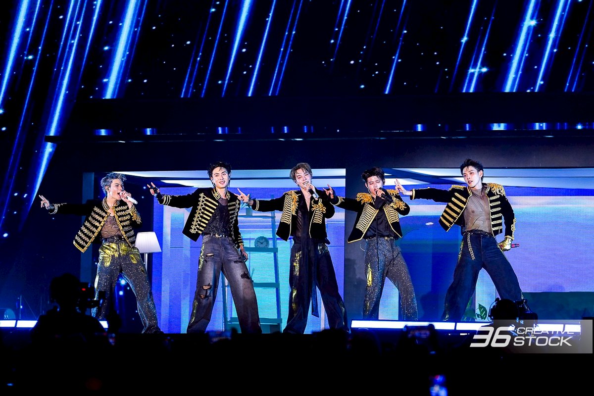 มีน้ำตาเป็นจำนวนมากเลยใช่ไหม??? 😭
หัวใจชีแสงนะคะ คิดถึงมากๆแน่เลย

ช่างภาพ : ชิน ชมดี

#LAZ1  #LAZ1xICONSIAM
#AmazingThailandCountdown2026  
#PPTVHD36