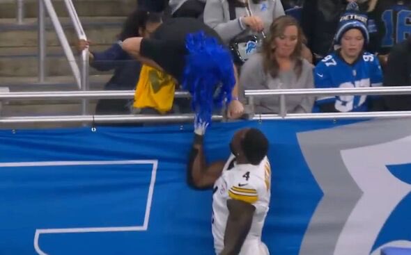 JN_Steve_'s tweet photo. The Steelers opted not to pay Pickens bc of his behavior and he couldn’t be trusted.  Meanwhile, DK pulls this stunt, may very well cost us our season, and the Steelers opt NOT TO void his guarantees.  Not a single one of GP’s stunts costed us like this.  

Make it make sense.  This organization has lost its way.