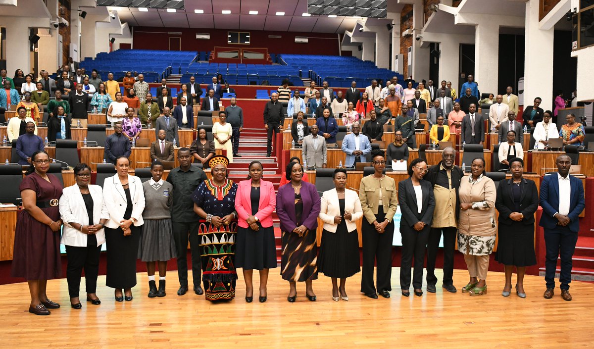 unwomenrwanda's tweet image. Today, @RwandaWomenMPs &amp;amp; @unwomenrwanda convened diverse stakeholders at @RwandaParliamnt for a rich intergenerational dialogue to shape collective action to build resilient, safe &amp;amp; empowered families-the foundation for #Rwanda’s future leaders &amp;amp; accelerated national development.