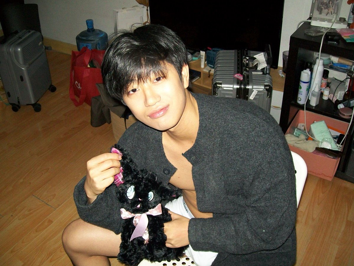 sunnyliry's tweet image. 