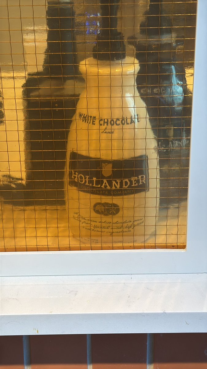 NedeHeber's tweet image. Is it crazy that the first thing i think of at my local coffee shop is the gay hockey show?