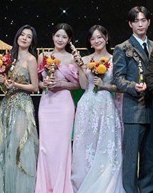 애들아 내가 이 투샷을 또 본다... 세정이랑 막내의 투샷을 25년에 본다