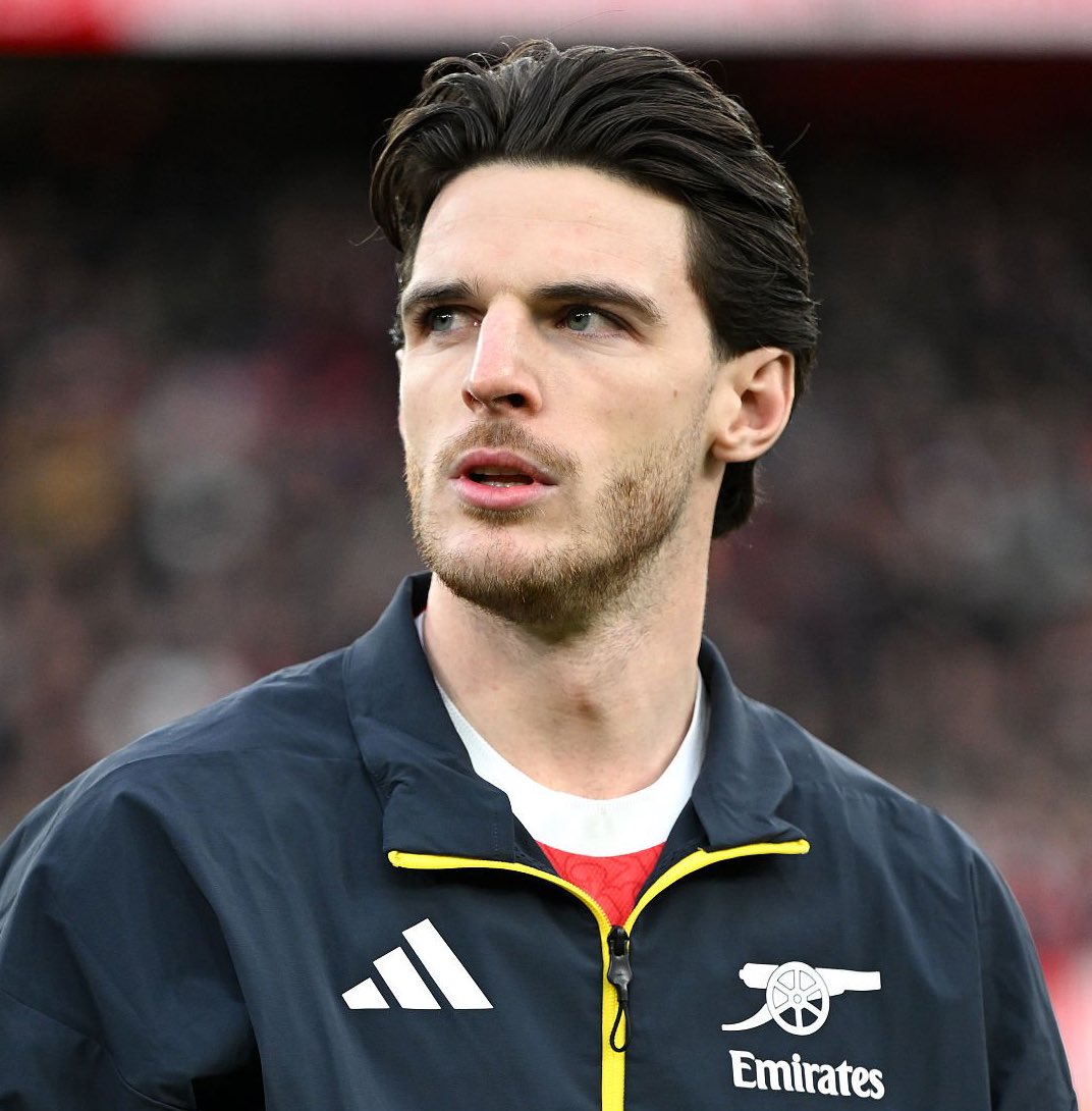 afcstuff's tweet image. 🚨 Declan Rice is expected to MISS Arsenal’s match against Aston Villa tonight. Rice picked up a knee issue during the win over Brighton on Saturday, but was able to play on &amp;amp; remained hopeful of being fit to play tonight. ❌ [@gunnerblog]