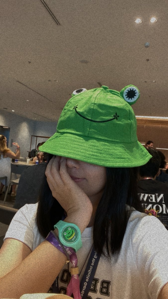 siewwwin's tweet photo. ⏳📷Time travel 2024   
POV : U participated ETH Bangkok 🇹🇭 .
#ETHBangkok #Ethereum #memecon #devcon https://t.co/kwrfH4NVxq
