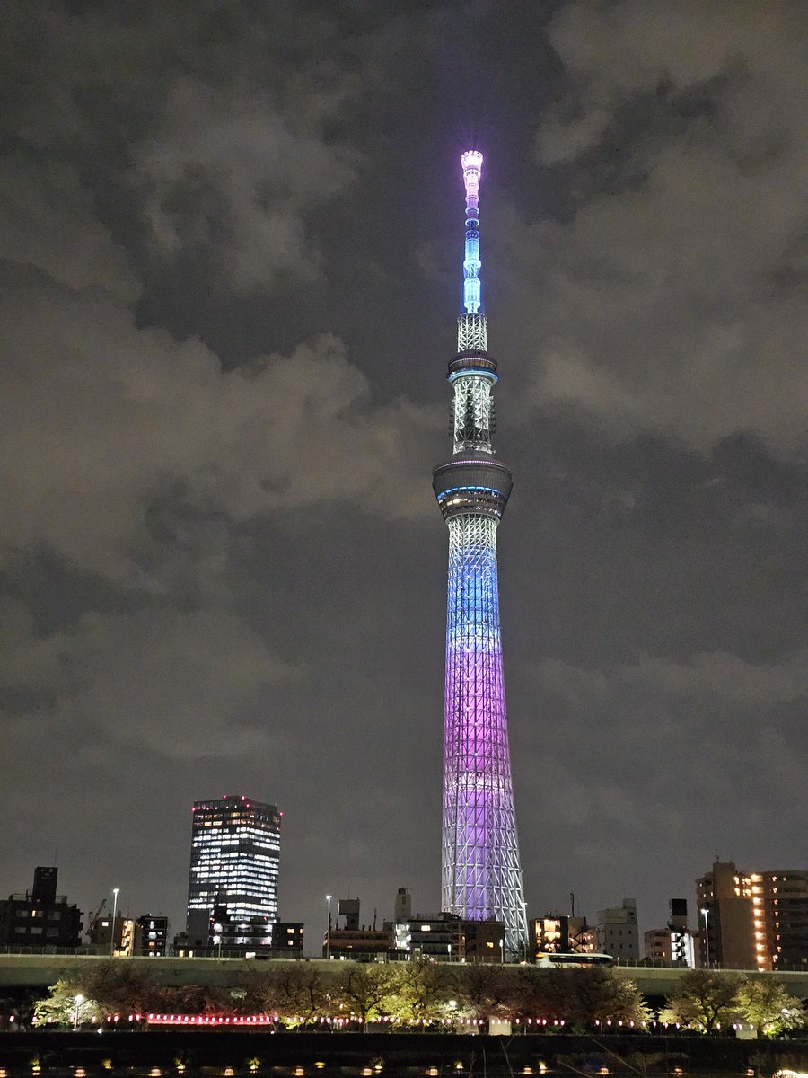 irohas_tam's tweet photo. 現代の地獄の底付近。ちょうど春頃、スカイツリーが落語心中の色合いで素敵だったなぁ。
#昭和元禄落語心中 https://t.co/j5CdUC5T3d