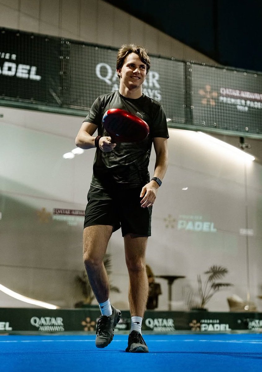 oscar piastri’s thighs tweet media