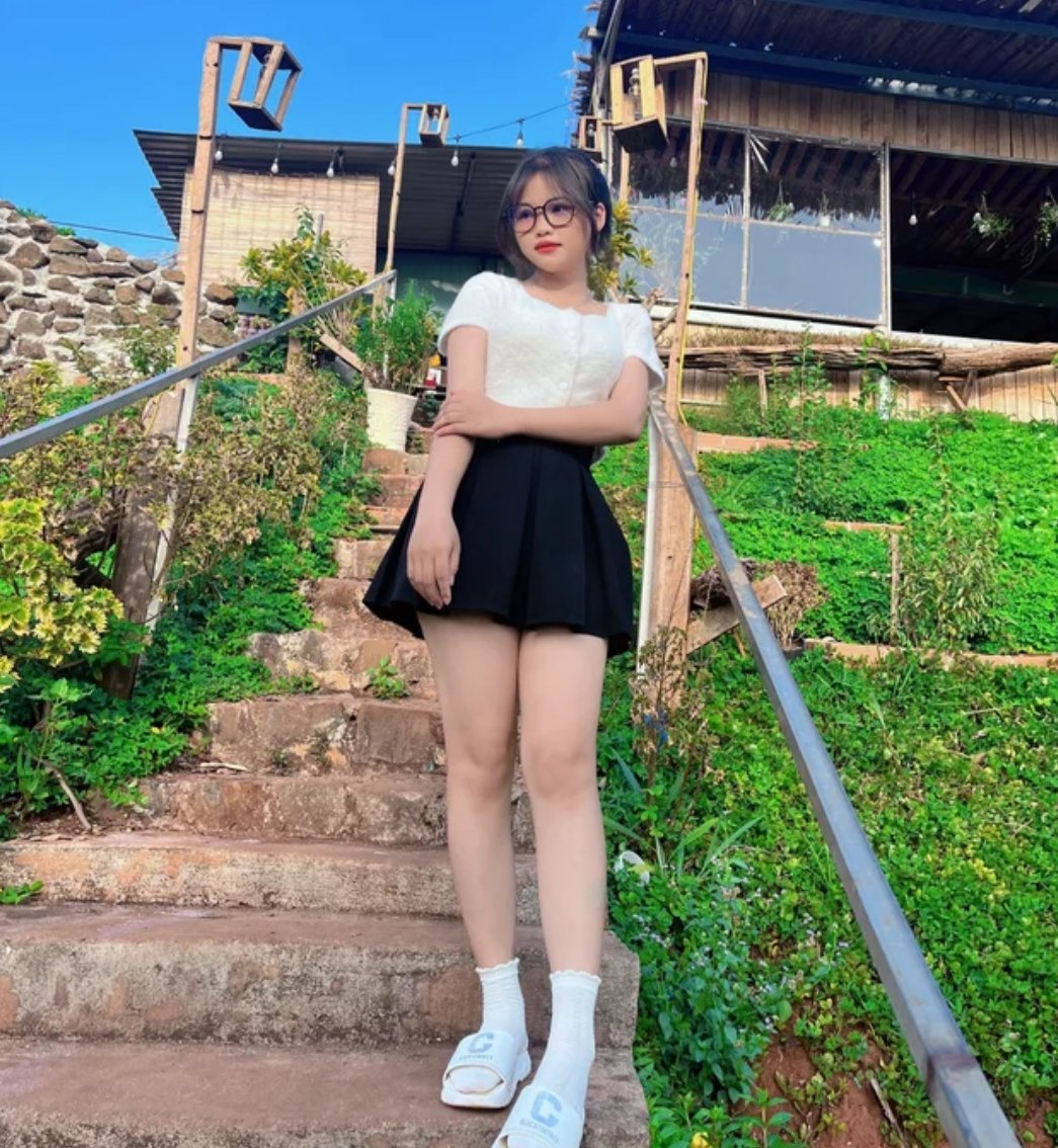 hazelrivertf's tweet photo. Những ngày khó khăn sẽ dạy bạn cách mạnh mẽ. Những ngày yên bình sẽ cho bạn sự biết ơn. Cả hai đều cần thiết. https://t.co/BajNOjvmcR