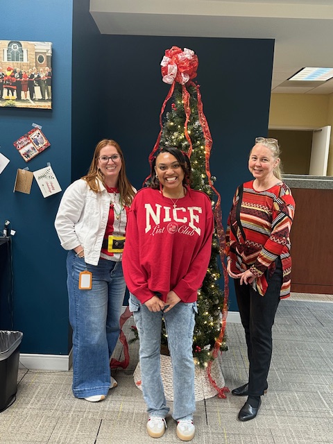 SmartCaroFCU's tweet photo. Closing out the year with festive fits and balanced books.

Shoutout to our Accounting Elves for helping us finish strong 💪🎄

#CaroFCU #CaroAccountingElves #SmartFinancialSolutions https://t.co/6Lzqtbihrb