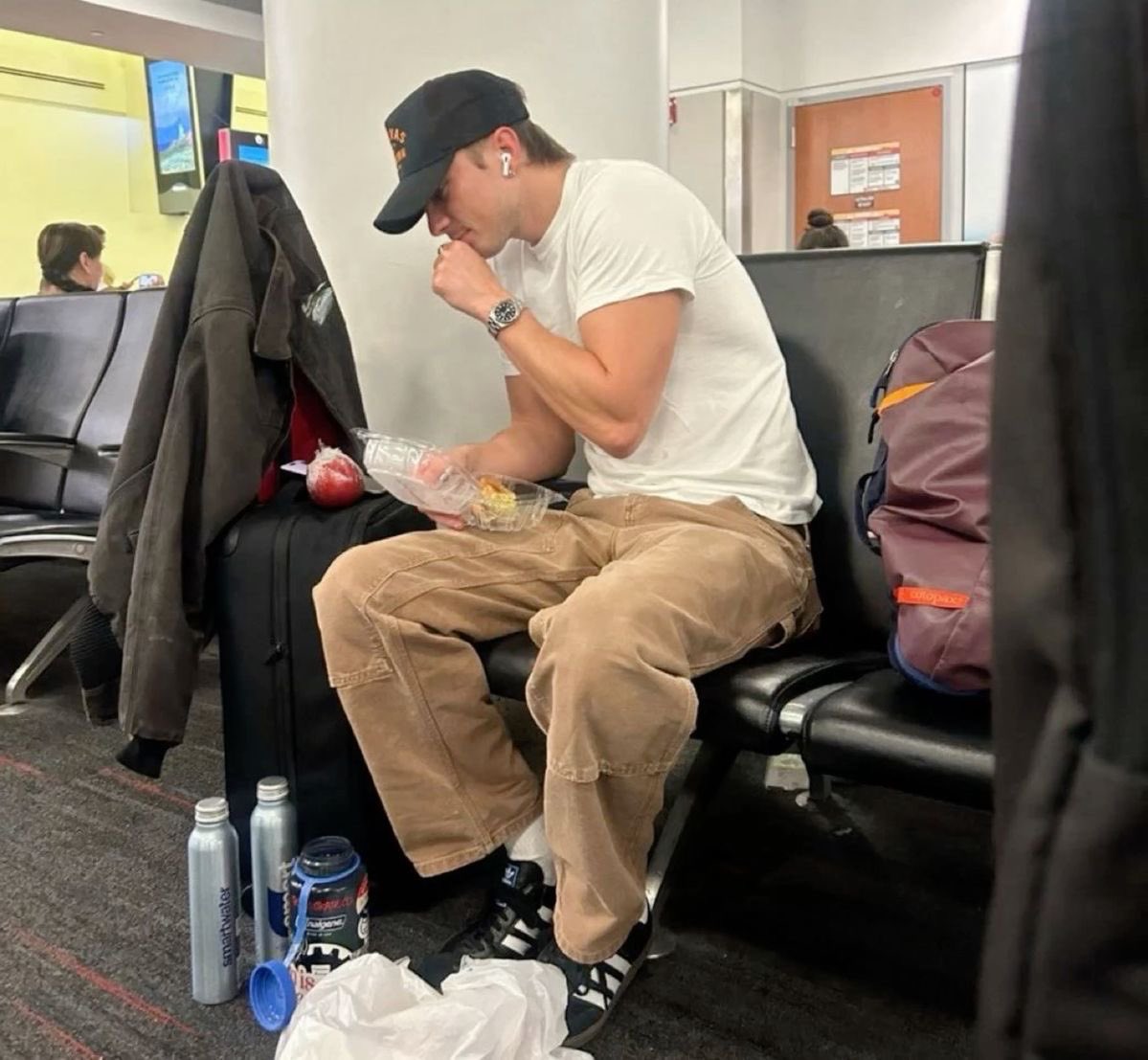 eugeneaIIerton's tweet image. that one airport crush you see once &amp;amp; never again