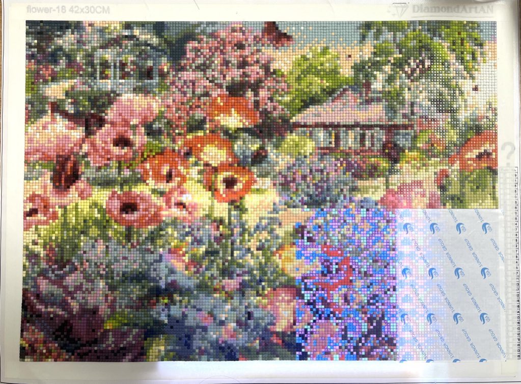 F7kx02's tweet photo. ゆいさんに進捗送ったので
そのついでにこっちにも記録として‥
この調子なら無事年内には完成しそう♪
＃ダイヤモンドアート https://t.co/H4BirIIVFa