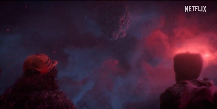 몬가.. 뱀? 드래곤? 주댕이같은 뭐시기가 하늘에 있구먼