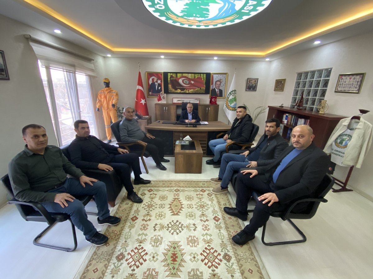 ozormaniskmaras's tweet photo. Yönetici ve Temsilcilerimiz ile birlikte 2025 yılının son Şube Yönetim Kurulu toplantısını yaptık. 2026 yılının çalışma hayatına kazanımlar getirmesini dileriz. https://t.co/OPOpL7ZII7